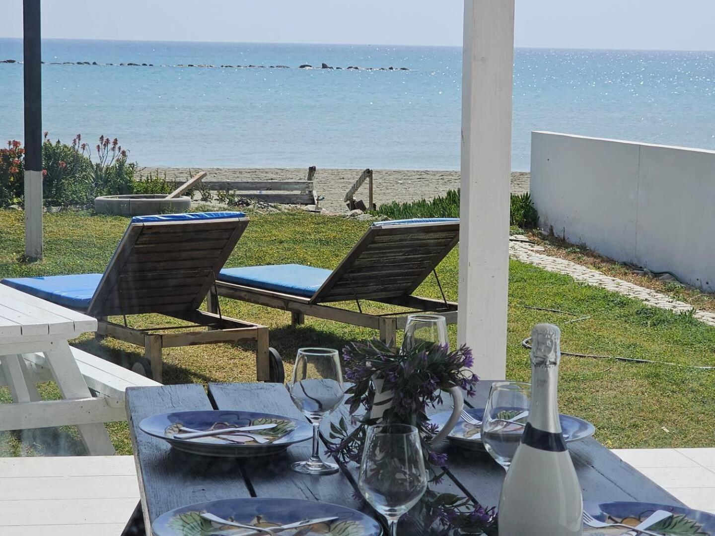 Ammos Beachfront Villa Paradise Larnaca Dış mekan fotoğraf