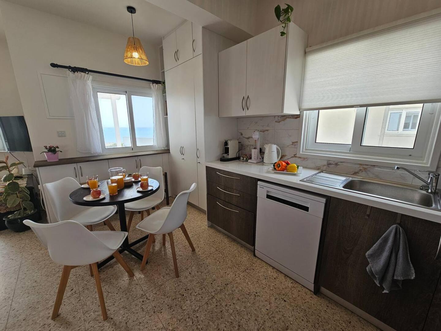 Ammos Beachfront Villa Paradise Larnaca Dış mekan fotoğraf