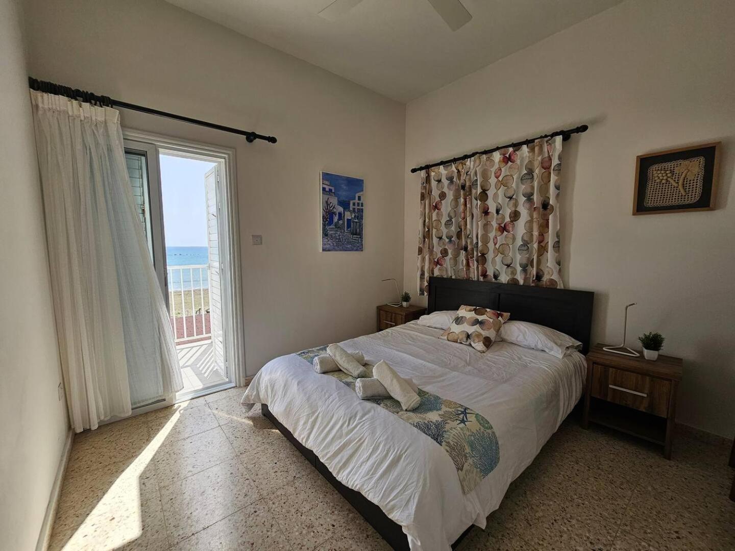 Ammos Beachfront Villa Paradise Larnaca Dış mekan fotoğraf