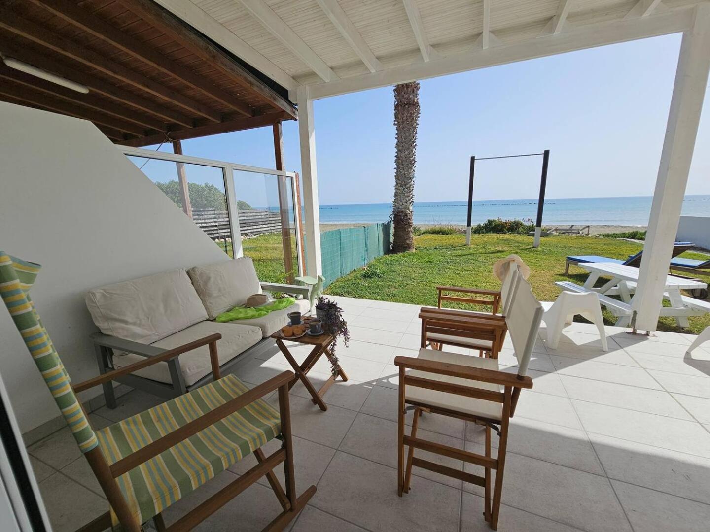 Ammos Beachfront Villa Paradise Larnaca Dış mekan fotoğraf