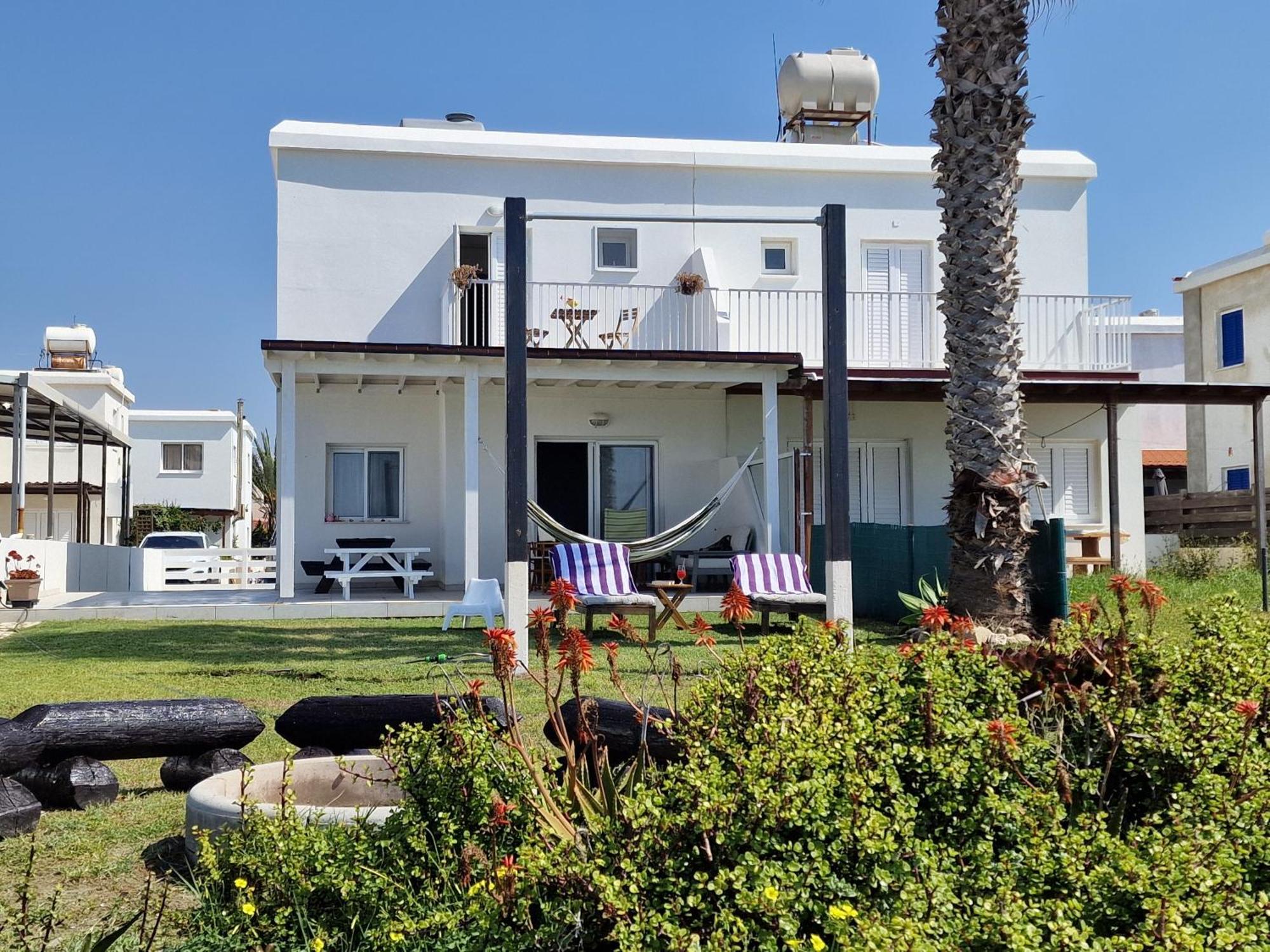 Ammos Beachfront Villa Paradise Larnaca Dış mekan fotoğraf